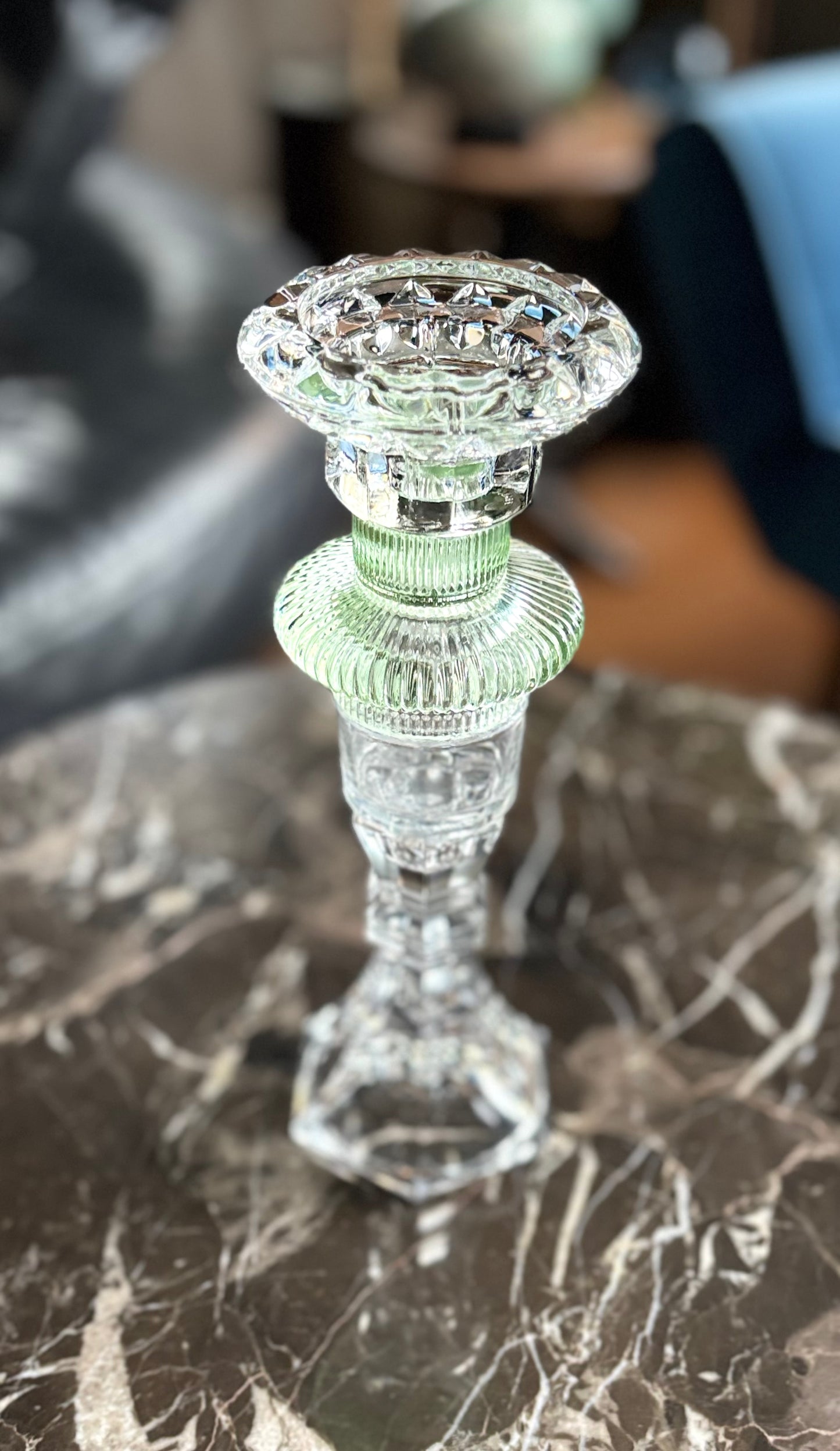 Kertastjaki með ljósgrænu