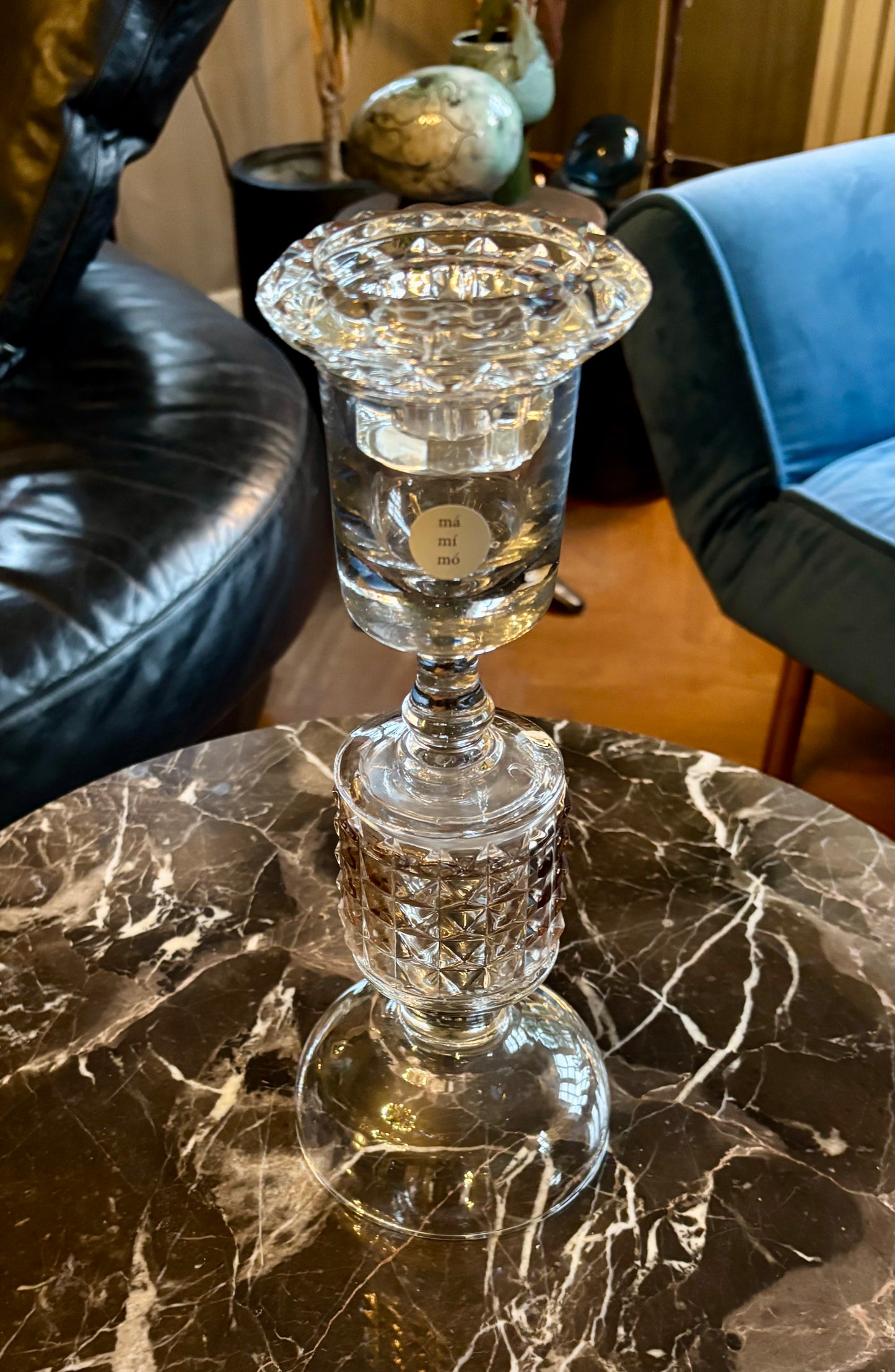 Kertastjaki með ljósbrúnu