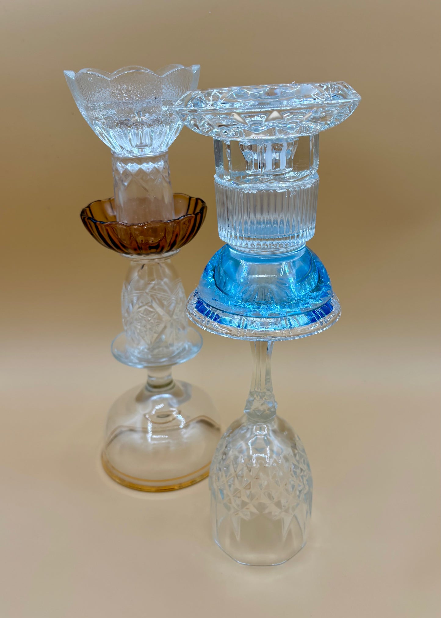 Kertastjaki með brúnni skál