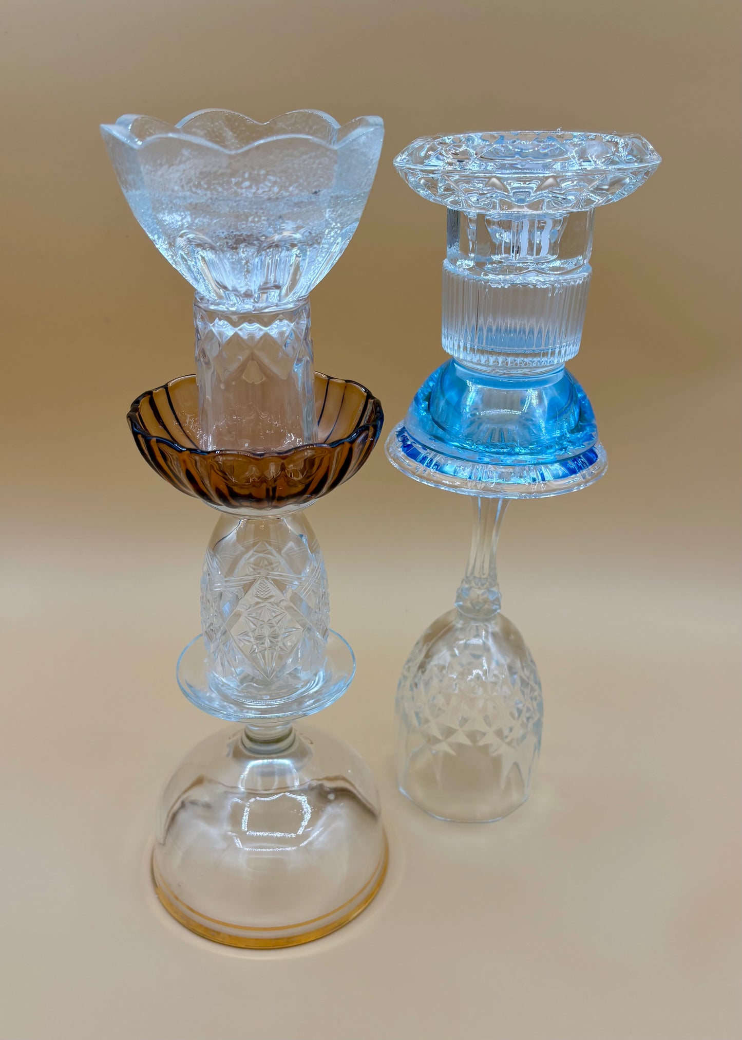 Kertastjaki með brúnni skál