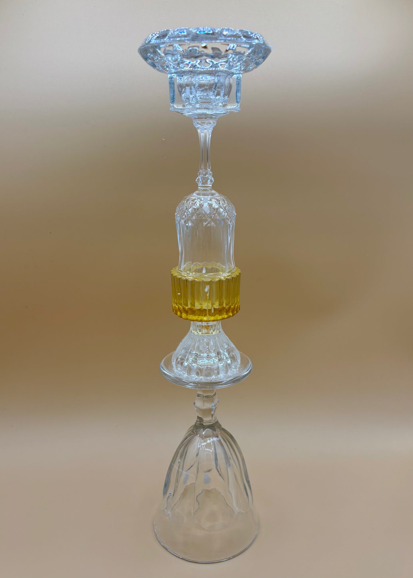 Kertastjaki með gulu