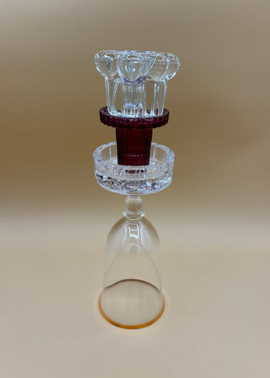 Kertastjaki með vínrauðu og gullrönd